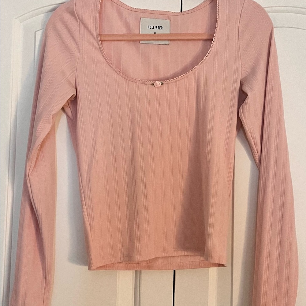 Hollister Women's Blush Long Sleeve Tee